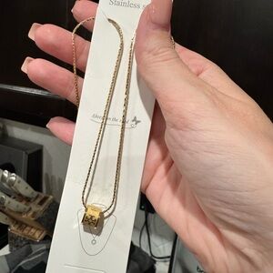 Gold moving Pendant Necklace